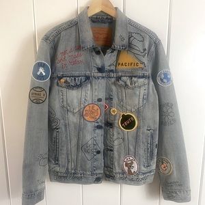 Mens Levi’s Denim Jacket with patches, size medium